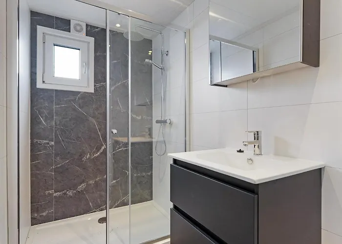 Pareloester - シャレー アウドルプ