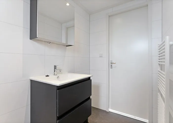 Pareloester - シャレー アウドルプ