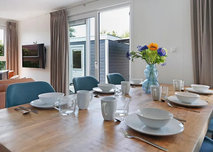 Pareloester - シャレー アウドルプ